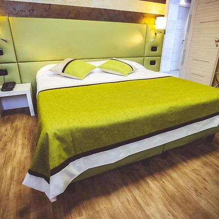 Hotel City Кивасо Екстериор снимка