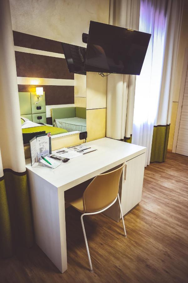 Hotel City Кивасо Екстериор снимка