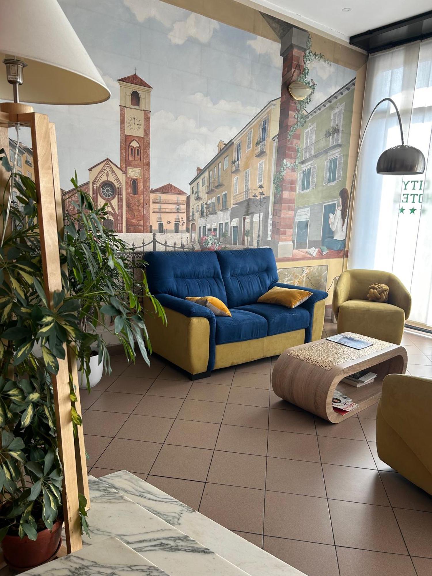 Hotel City Кивасо Екстериор снимка