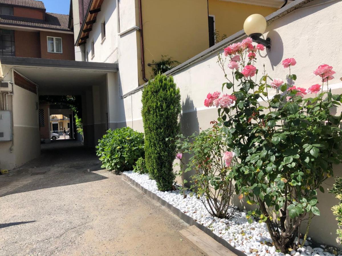 Hotel City Кивасо Екстериор снимка
