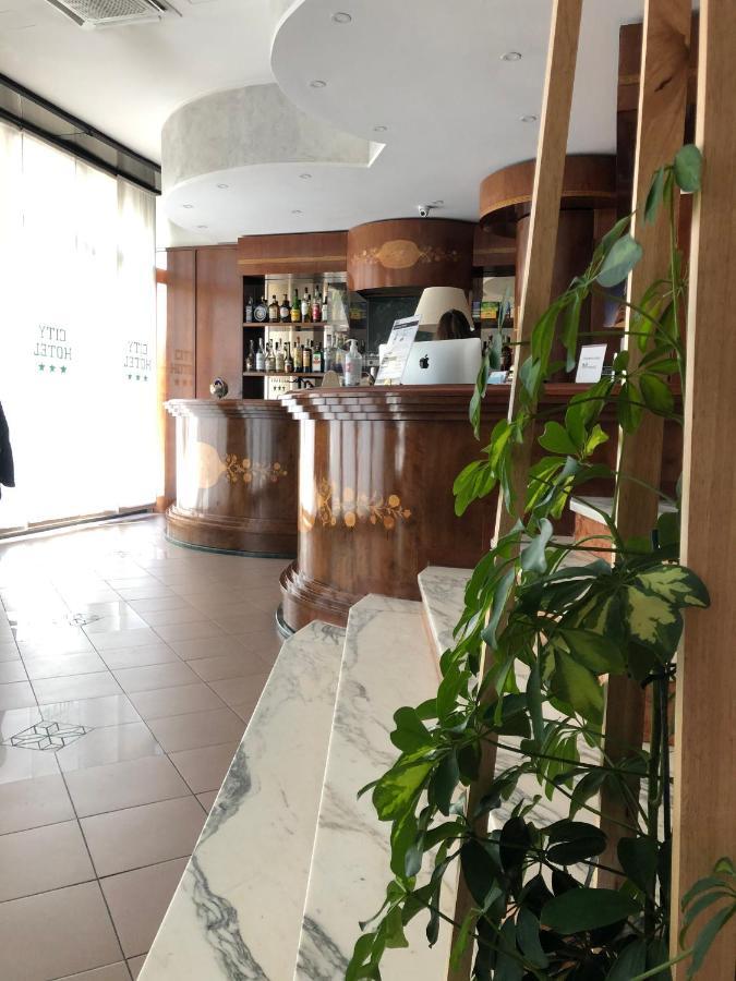 Hotel City Кивасо Екстериор снимка